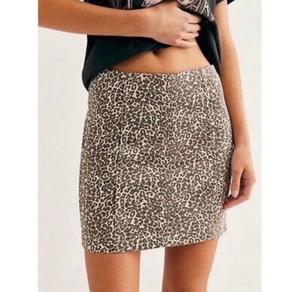 Free People - Modern Femme Novelty Mini Denim Skirt in Leopard Print - Picture 2 of 4
